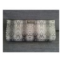 jimmy shoo new parfum clutch bag