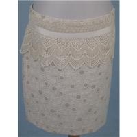 Jin-Ja Boutique, size L cream & gold patterned skirt