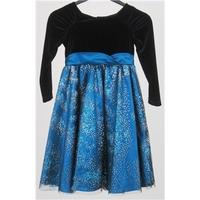 Jona Michelle, age 6 years turquiose party dress