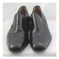 Jones Bootmaker, size 9.5/43.5 black leather slip on shoes