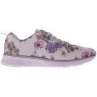 Kangaroos Klight White Flower women\'s Shoes (Trainers) in white