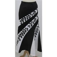 kaleidoscope size 16 black and white evening skirt