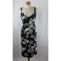 KAREN MILLEN Size 12 Black/White Floral Dress