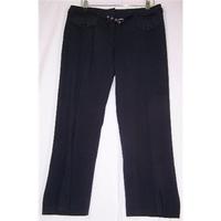 Karen Millen size 10 black cropped trousers