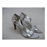 Keith Scarrott Silver High Heels - Size 7.5