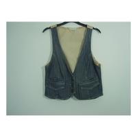 Kimchi & Blue Size S Denim Herringbone Ditsy Printed canvas back Waistcoat