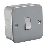 KnightsBridge 10A 1G Intermediate 230V Metal Clad Switch