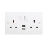 KnightsBridge 13A White 2G 230V UK 3 Switched Electric Wall Socket & 2 USB Charger Port