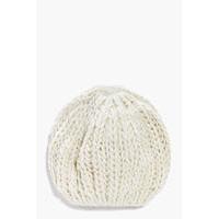 Knitted Beanie Hat - cream