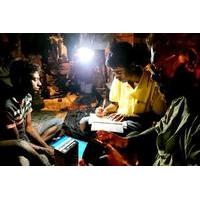 Kolkata Solar Slum Tour Including Lunch and Chai with a Local Family in a Slum