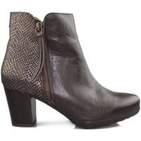 kroc skin pattern back booty womens low boots in brown