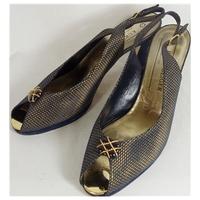 Kurt Geiger size 39.5 gold and navy patterned peep toe shoes