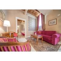 LADY CAPULET APARTMENTS