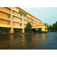 La Quinta Inn & Suites Nashville...