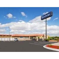 La Junta Inn & Suites