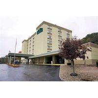 La Quinta Inn & Suites Pittsburgh North/McKnight