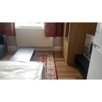 large fabulous double room for single occupancy working people