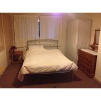 Large double room to let