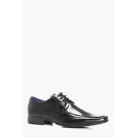 lace up shoe black