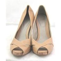 Lalalanta, size 6/38 caramel peep toe shoes