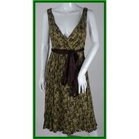 laura ashley size 14 green sleeveless