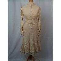 Lace and pin-tucked long sleeve blouse and skirt None identified - Size: 36 - Cream / ivory - Vintage