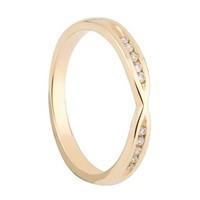 Ladies\' 18ct gold diamond shaped wedding ring