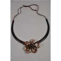 large flower choker unknown size medium brown pendant