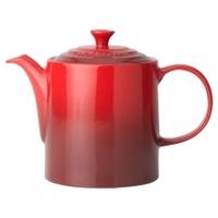 le creuset stoneware grand teapot cerise