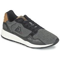 Le Coq Sportif LCS R900 2 TONES men\'s Shoes (Trainers) in grey