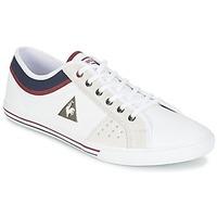 Le Coq Sportif SAINT FERDINAND CVS SUEDE men\'s Shoes (Trainers) in white