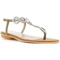 Le Chicche 16Z325 Flip flops Women Silver women\'s Flip flops / Sandals (Shoes) in Silver