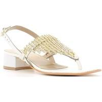 Le Chicche 11158H1 Flip flops Women women\'s Flip flops / Sandals (Shoes) in white