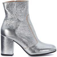 Lemaré Lemarè creased laminated silver leather ankle boots women\'s Low Boots in Silver