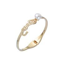 Leopard Wonder pearl bangle