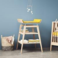 LINEA CHANGING TABLE WITH FOAM MAT in Solid Oak