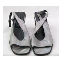 lisa kay size 6540 silver sandals