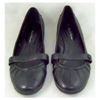 lilly skinner black mary janes size 7