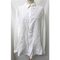 Linea - Size: XL - White Embroidered - Long sleeved shirt
