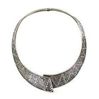 Lizzie Lee Magnetic Crystal Collar