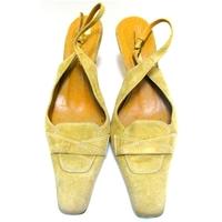 L.K. Bennett Size 7 Suede Beige Slingback Kitten Heeled Shoes