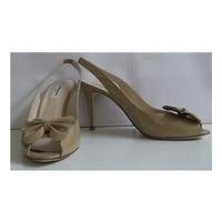 L.K.Bennett - Size 41 (8 UK) - Patent Leather - Biege Sling Backs