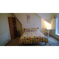 Lovely Double Bedroom Available in Large Flat