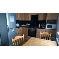 lovely en suite double bedroom in stunning house located off town cent ...