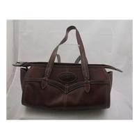 Los Cardales chestnut brown leather look handbag