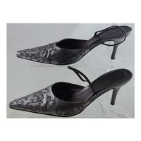 Lodi Italian Ladies Silver Grey Sling Back Shoes, size 40c-7 Euro. Boxed