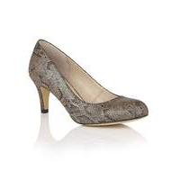 lotus colombina court shoes