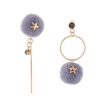 Lureme Women\'s Asymmetric Design Gold Circle with Crystal Star Pom Pom Earrings Dangle