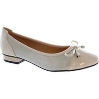 Lunar Valencia women\'s Shoes (Pumps / Ballerinas) in BEIGE