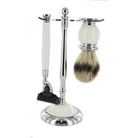 Mach 3 Shaving Set With Bristle Brush